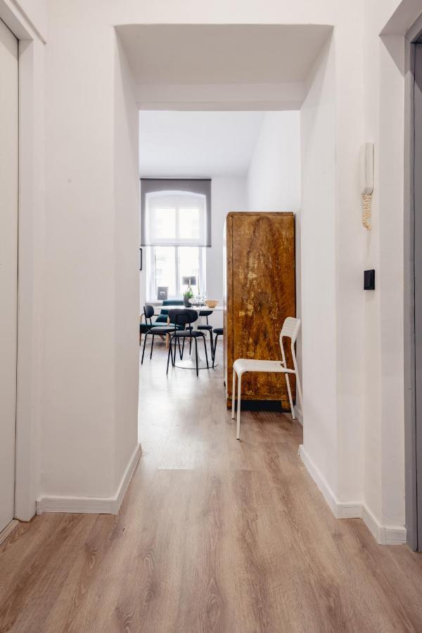 Wozna 14a, 2 Rooms, Self Check In 24h *